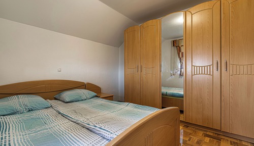 Family House, 1 Bedroom, Mountainside (Vineyard Cottage Ucman)