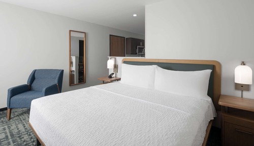 Room, 1 King Bed, Accessible (Mobility & Hearing, Roll-In Shower)