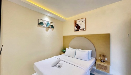 Standard Queen Room