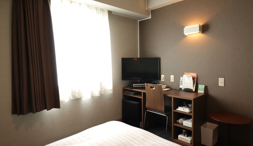 Double Room, Smoking