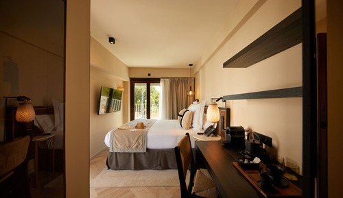 Room, Balcony