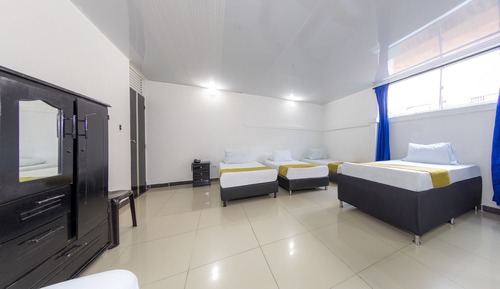 Standard Studio (Quintuple)