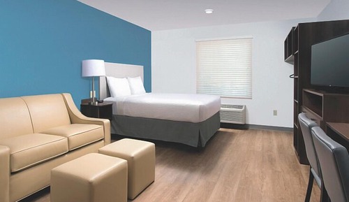 Suite, 1 King Bed, Non Smoking