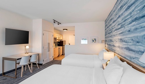 Classic Studio Suite, 2 Queen Beds, Kitchenette