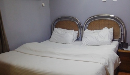 Luxury Suite