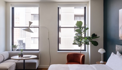 Standard Room, 1 King Bed (King Studio Accessible)