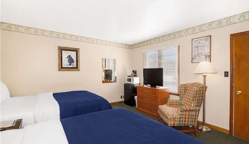 Economy Room, 2 Queen Beds