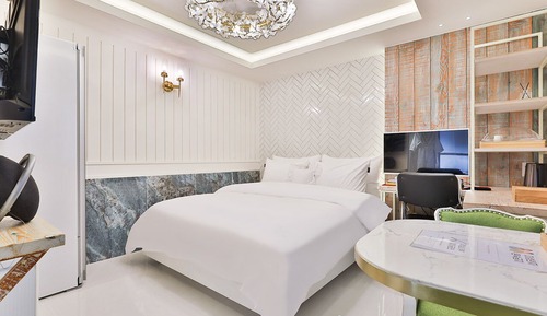 24 hour STAY Check-out at 15:00