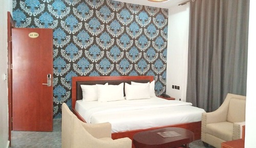 Deluxe Room, 1 King Bed, Non Smoking, Balcony