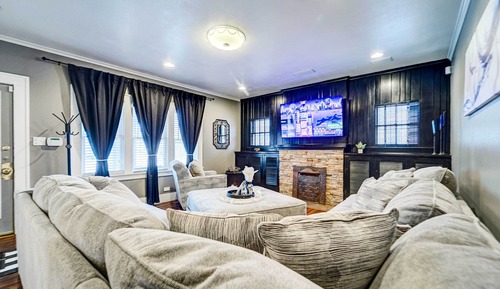House (4 Bedrooms)