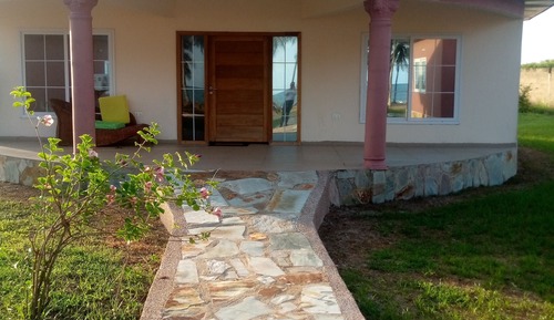 Executive Chalet, 2 Bedrooms, Sea View, Beachfront