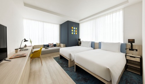 Premium Twin Room (with Day Bed)