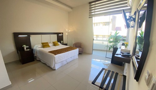 Superior Room, 1 Queen Bed, City View