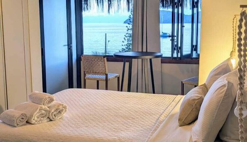 Luxury Suite, 1 Queen Bed, Sea Facing