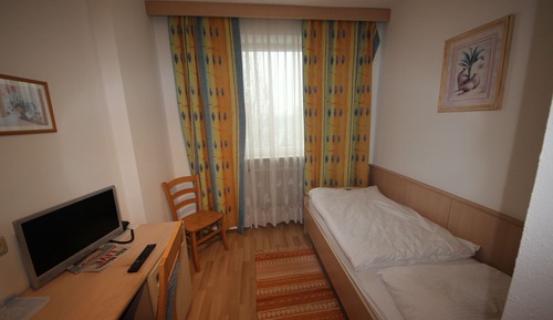 Classic Single Room