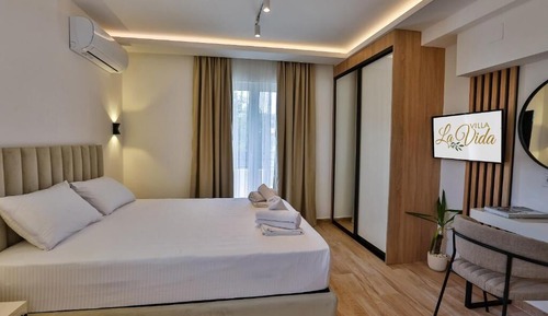 Romantic Studio