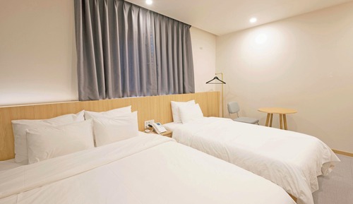 Business Twin Room