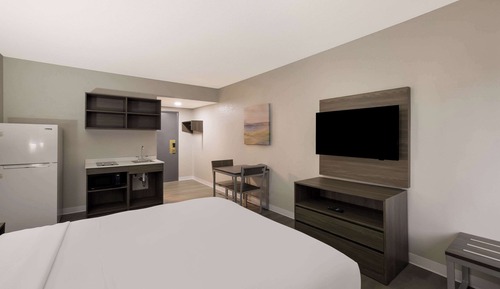 Standard Room, 1 Queen Bed, Non Smoking