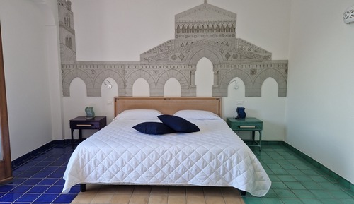 AMALFI - sea view, with Jacuzzi