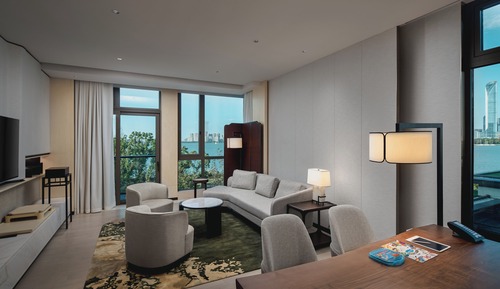 Suite, 1 King Bed, Non Smoking