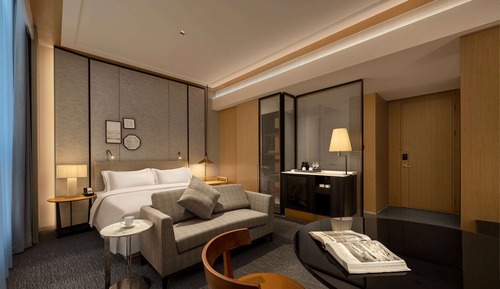 Deluxe Room, 1 King Bed, Smoking