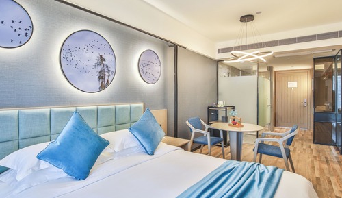 Core-Style Double Bed Room