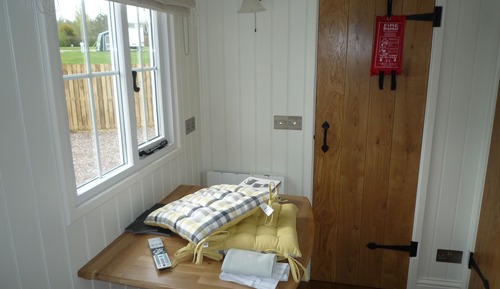 Cabin (Airlie Shepherds Hut)