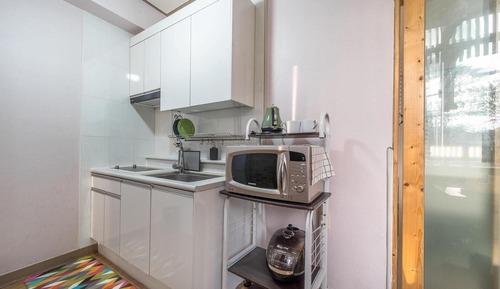 Basic Room, 1 Bedroom (black)