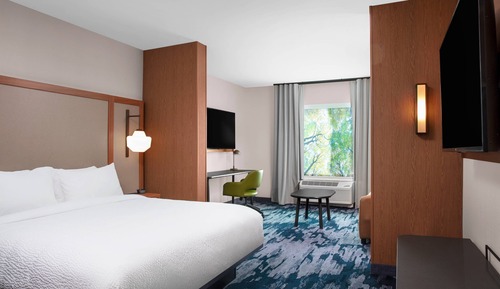 Executive Suite, 1 King Bed (Hearing Accessible)