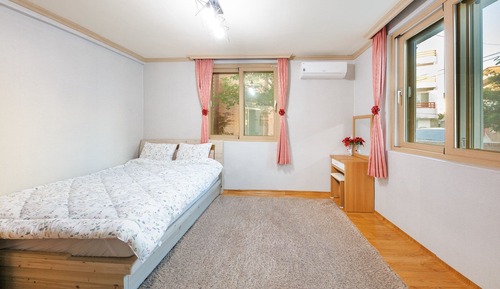 Basic Room, 2 Bedrooms (TworoomB)
