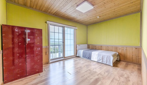 Basic Room, 2 Bedrooms (201)
