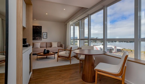 Deluxe Suite, 1 King Bed, Sea View