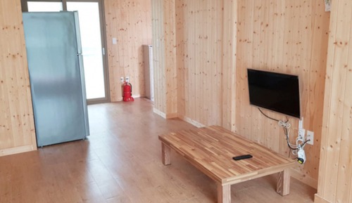 Room (Family room)