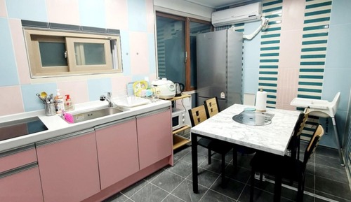 Room (b-102 (kids pool))