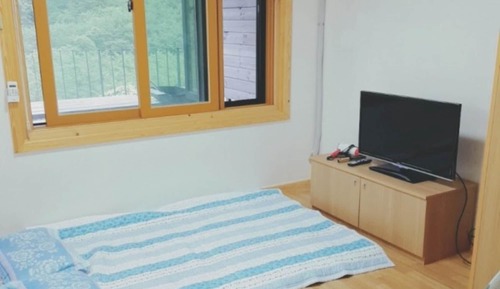 Room (A-201)