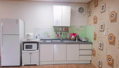 Room (A-103)