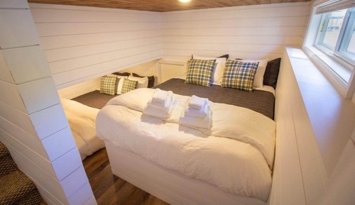 Floating Harbor Cottage, 2BR