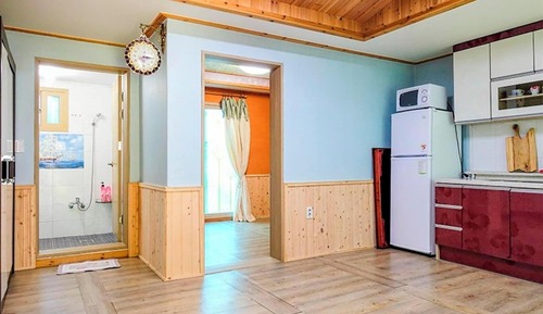 Room (With water)
