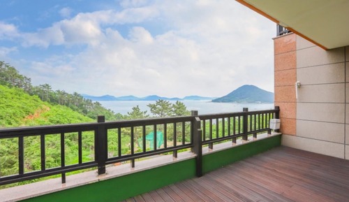 Room (201 Today Free)