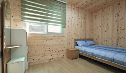 Room (7 buildings)