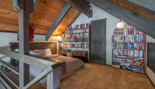 House, Multiple Beds, Partial Lake View (Rim Drive Lookout)