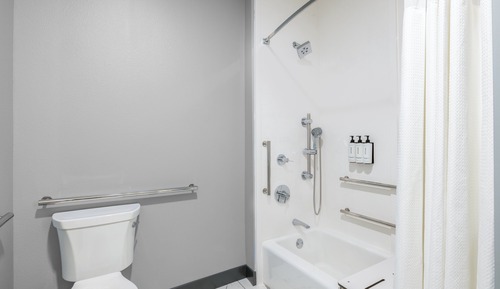 Room, 2 Queen Beds, Accessible Bathtub (Mobility Accessible)