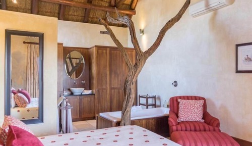 Executive House (for 8)