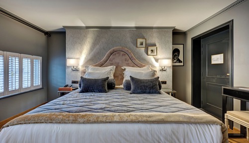 Room (Prestige)
