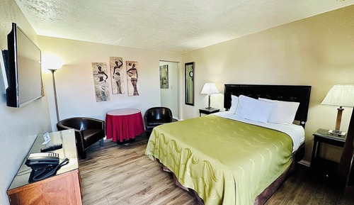 Standard Single Room, 1 Queen Bed, Non Smoking, Refrigerator & Microwave