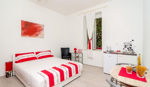 Studio (Comfort Studio Apartment with Terrace)