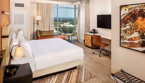 Classic Room, 1 King Bed, Accessible (Water View, Hearing)