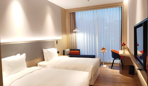 Standard Room, 2 Double Beds, City View