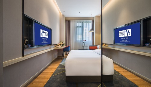 Standard Room, 1 King Bed (Extra Floor Space)