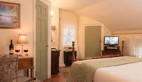 Trestle Room